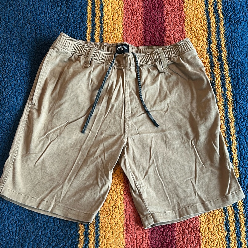 NWOT Men’s Billabong Elastic Waist Walkshorts